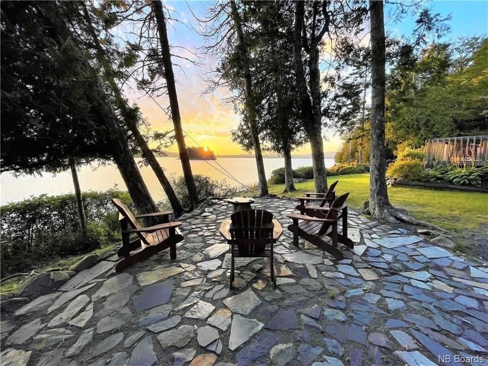 Charlotte's Utopia Lakefront Cottage / ExploreNB / Tourism New Brunswick